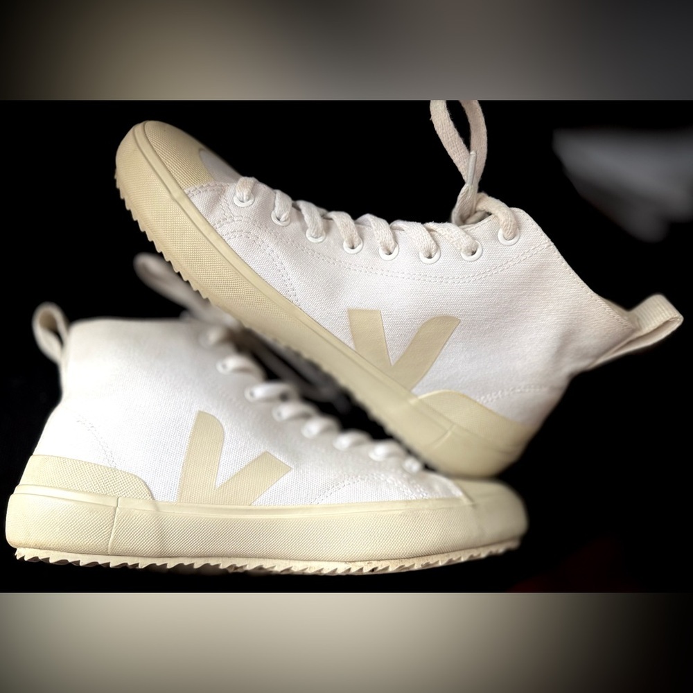 Veja High-Top Sneakers size 9​